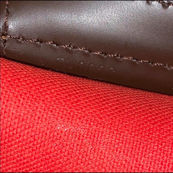 Authentic Louis Vuitton Chelsea Damier Ebene - Picture 2 of 16